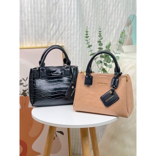 (ส่งฟรี+สด/ผ่อน+รับประกัน)กระเป๋าสะพาย Charles&amp;Keith ของแท้ของใหม่การันตีถูกกว่าในช้อป