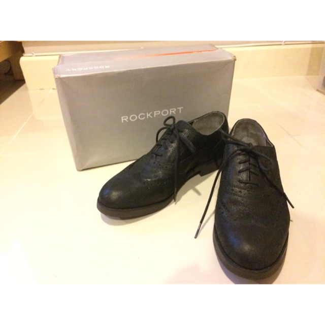 Rockport ส่งต่อรองเท้า สภาพ90% ขาย500 จากราคาข้างกล่อง 5,600!!