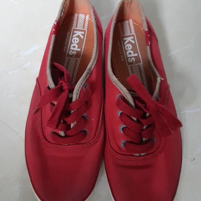 รองเท้าผ้าใบ ked