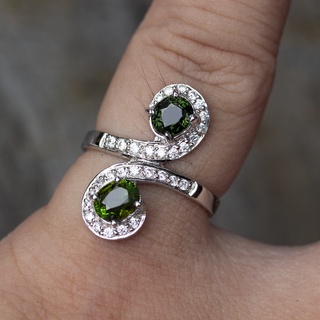 แหวนพลอยกรีนทัวมาลีน (Green Tourmaline) ล้อมเพชรCZ ตัวเรือนเงินแท้92.5%ชุบทองคำขาวไซส์นิ้ว 54 หรือ เบอร์7US พลอยแท้จากปร