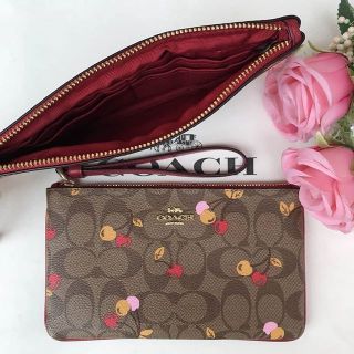 คล้องมือใหญ่ Cherry coach new collection