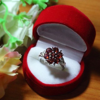 MT แหวนพลอยแท้ โกเมน(Garnet) ตัวเรือนเงินแท้ ชุบทองคำขาว  Natural Gemstone Silver Ring (gr435) ไซส์ : 60 MT Jewelry (มณีธารา)