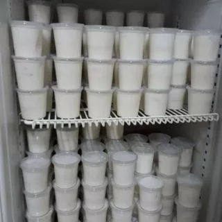 ถ้วยพลาสติก ถ้วยเต้าหู้ (ฝาฉีก) ฝาสีขาว ก้นตูดเรียบ(6ออนซ์)ใส่พุดดิ้ง ขนม ฝาฉีกเมื่อต้องการเปิดใช้งานแพคละ20ใบ