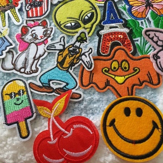 sticker สติ๊กเกอร์รีดเสื้อ รีดติดเสื้อ ขนาด 3-4.5cm. (พร้อมส่ง)