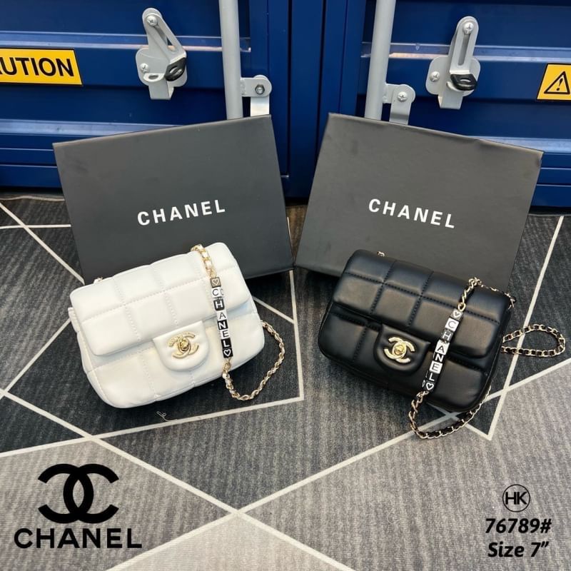 กระเป๋า​สะพาย​ข้าง​ Chanel