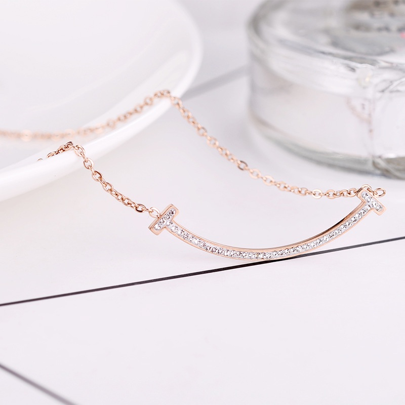 สร้อยคอโซ่ เหล็กไทเทเนียม 18k จี้รูปหน้ายิ้ม สีโรสโกลด์ หรูหรา เครื่องประดับ สําหรับผู้หญิง