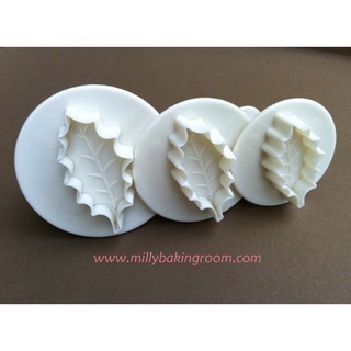 Holly Leaf Plunger and Cutter Set