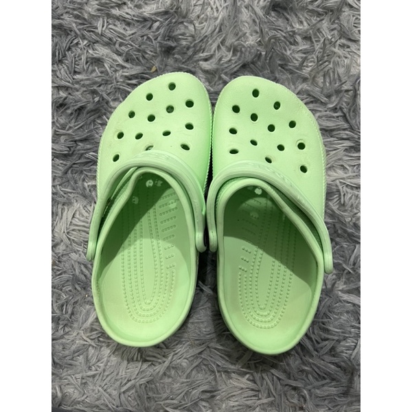 (ร้านนี้ส่งฟรี) รองเท้า Crocs แท้ มือสอง สภาพดี สีเขียวมิ้น size M4/W6 💚