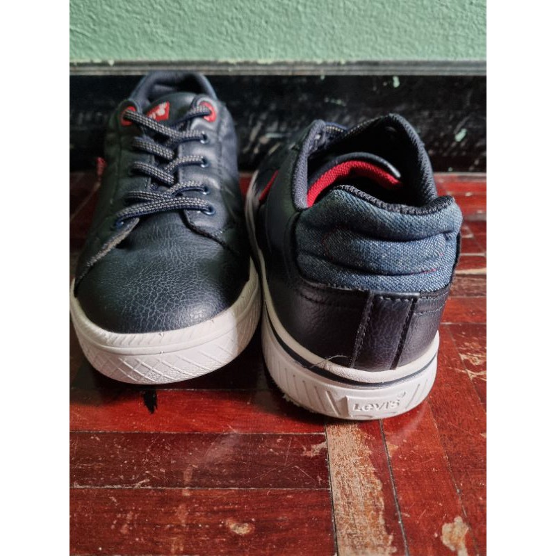รองเท้าผ้าใบผู้หญิงมือสอง levi's ไซส์ 38 ความยาว 23.5 ซม.