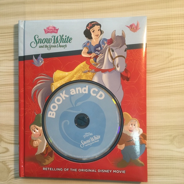 Snow White and the seven Dwarfs(book+cd) หนังสือนิทานปกนวมมือสอง -ak2