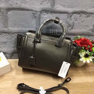 Outlet Charles &amp; Keith Trapeze Bag กระเป๋า