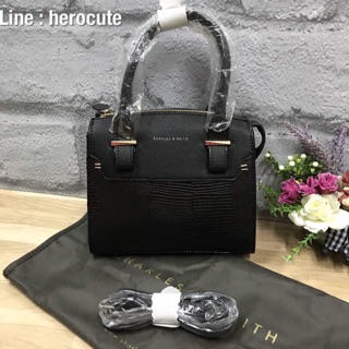 Charles &amp; Keith Structured Handbag ส่งฟรีEMS