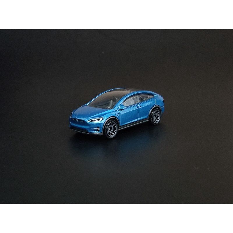 โมเดลรถ matchbox รุ่น Tesla model X สีน้ำเงิน