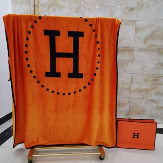 ผ้าห่ม Hermes สีส้มสุดออริจินัลของ Hermes เนื้อผ้านาโนละเอียด ไม่เป็นฝุ่นหรือขุย ส่งฟรีจ้า🎁🧡