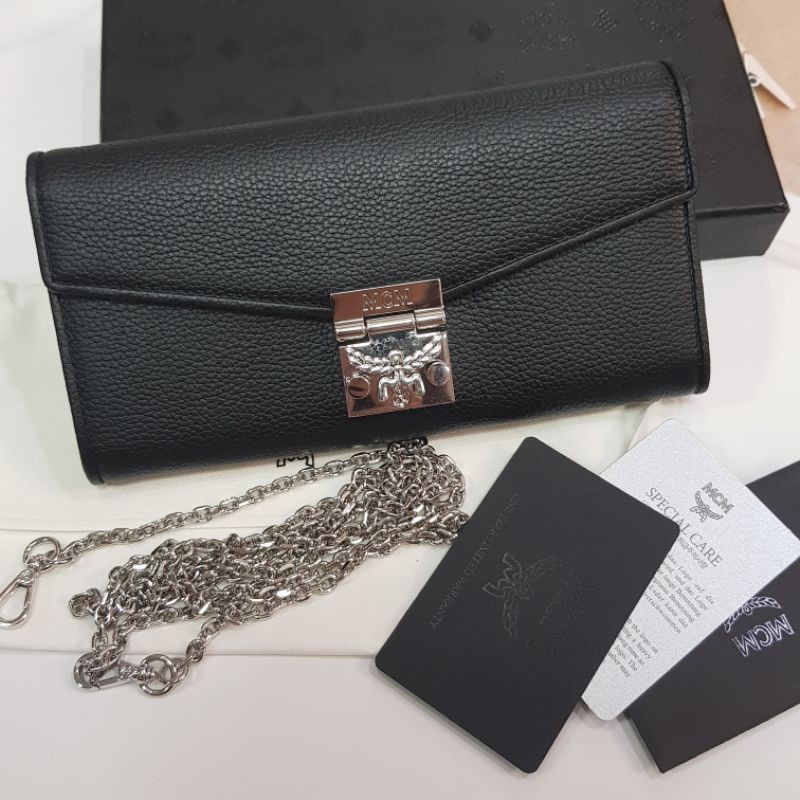 ★ พร้อมส่ง ★ ของแท้100% กระเป๋า MCM  Wallet On Chain  ใช้เป็นกระเป๋าสตางค์ก็ได้ สะพายข้างก็ได้น้าา