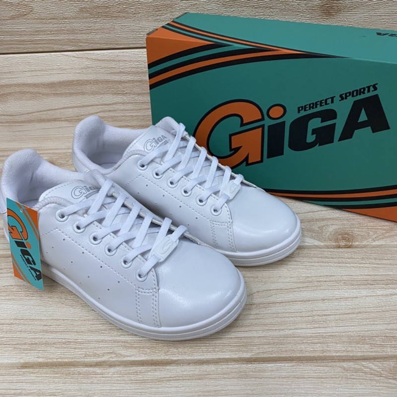 GiGa รุ่น GS03 รองเท้าผ้าใบ  แบบหนัง (35-41) สีขาว