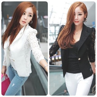 เสื้อสูทเล่นดีเทลที่ปกเสื้อและแขนเสื้อเป็นผ้าลูกไม้นิ่ม