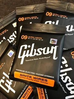 ขายเหมา 10 ชุด!! สายกีต้าร์โปร่ง , สายกีต้าร์ไฟฟ้า gibson (กิฟสัน) ยกกล่อง 10ชุด 320บาท