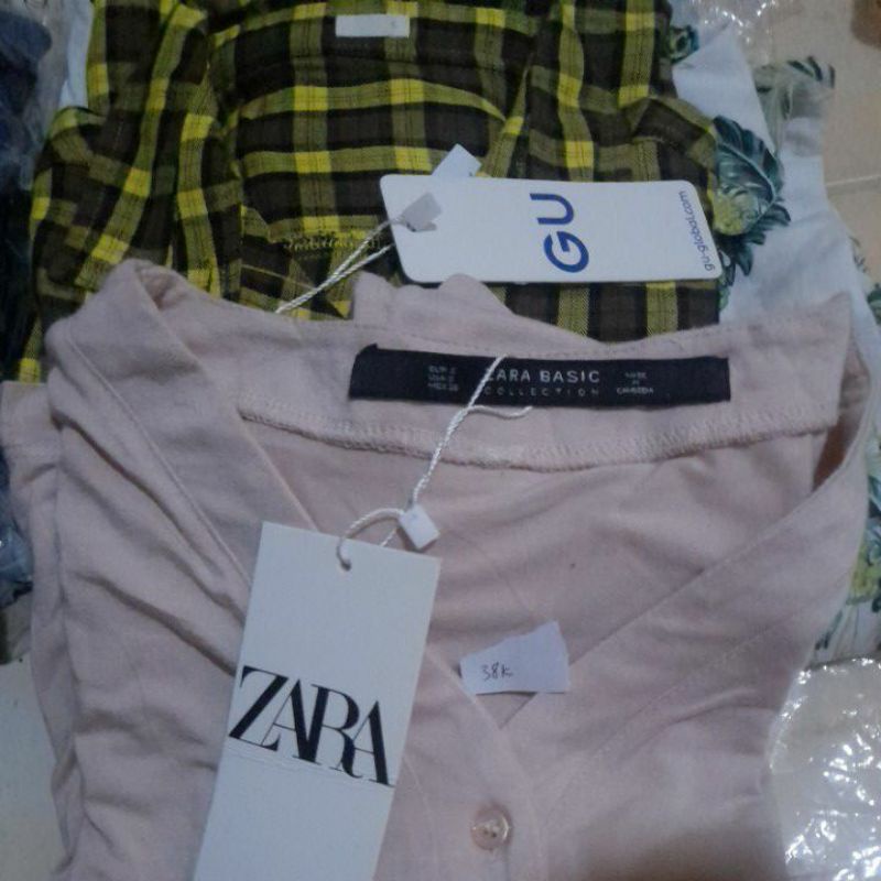 เสื้อผ้าแบรนด์จาก Zara, Uniqlo, Manga ฯลฯ