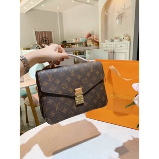 The Louis Vuitton Pochette Metis มาแรงมากปีนี้ ไม่มีจะได้หรอ