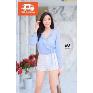 MM-LIGHT BLUE STRIPE TOP เสื้อแขนยาว แต่งระบายรอบคอ ทรงป้ายหน้าผูกเอวด้านข้าง (ผูกปรับขนาดได้ตามต้องการ) ลายริ้วฟ้าขาว