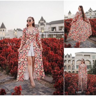 Maxi Dress with a sweet floral print.ชุดแม็กซี่เดรส เนื้อผ้าปริ้นท์ลายดอกไม้สวยหวาน แต่งกระดุมผ่าหน้า