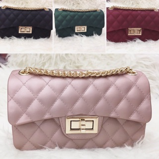 Sale!!Chanel mini toy สีเขียว 550 บาท