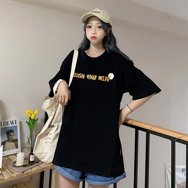 เสื้อยืดโอเวอร์ไซส์ UNISEX คอกลม สกรีนลายดอกเดซี่ MANOV50 ST72 thumbnail 6
