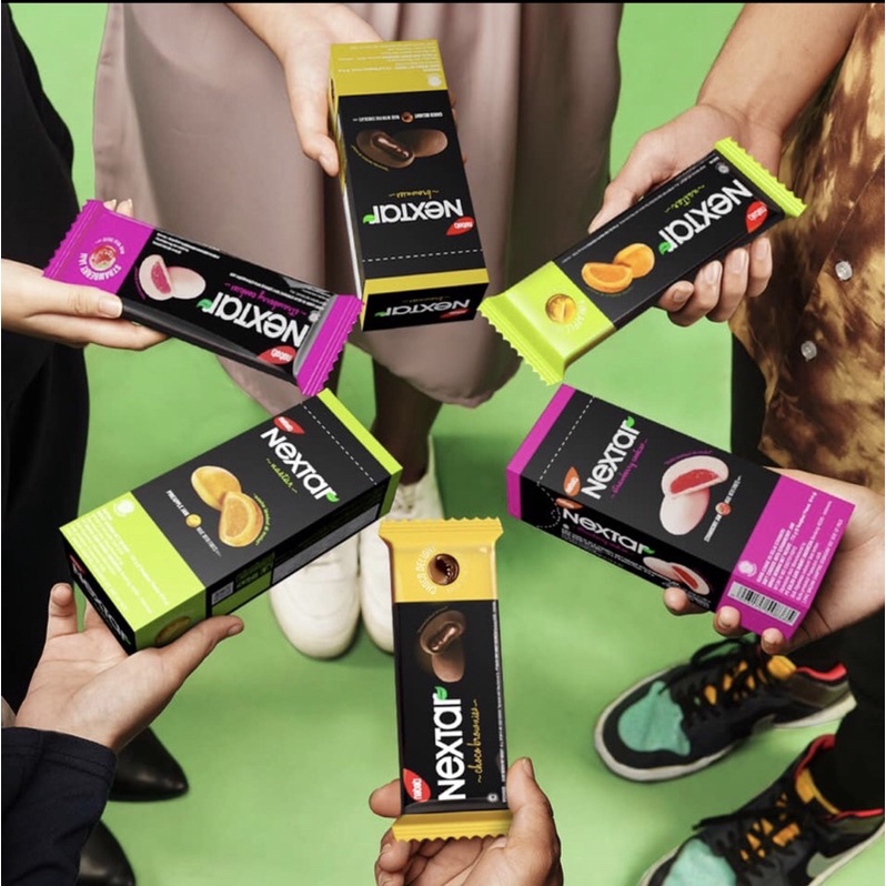 บราวนี่สอดใส้ Brownie nextar nabatiมี 3 รส ช็อกโกแลต สตอเบอรี่และสับปะรดอร่อยทุกรส( 1 กล่อง มี 8 ชิ้