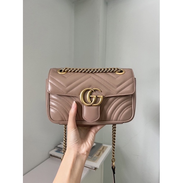 Used in very good condition Gucci marmont 22 cm. Beige y.21