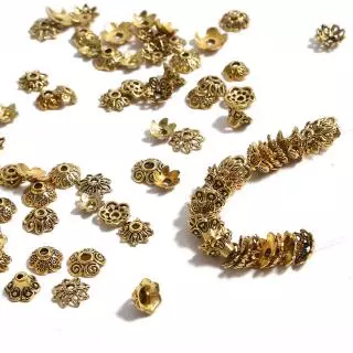 ปลอกปิดท้ายลายดอกไม้สีทอง 50 ชิ้น สำหรับ DIY อุปกรณ์เครื่องประดับและงานเย็บปักถักร้อย