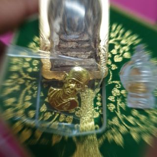 พระสมเด็จวัดระฆัง แถมขี้ผึ้งเทียนชัย