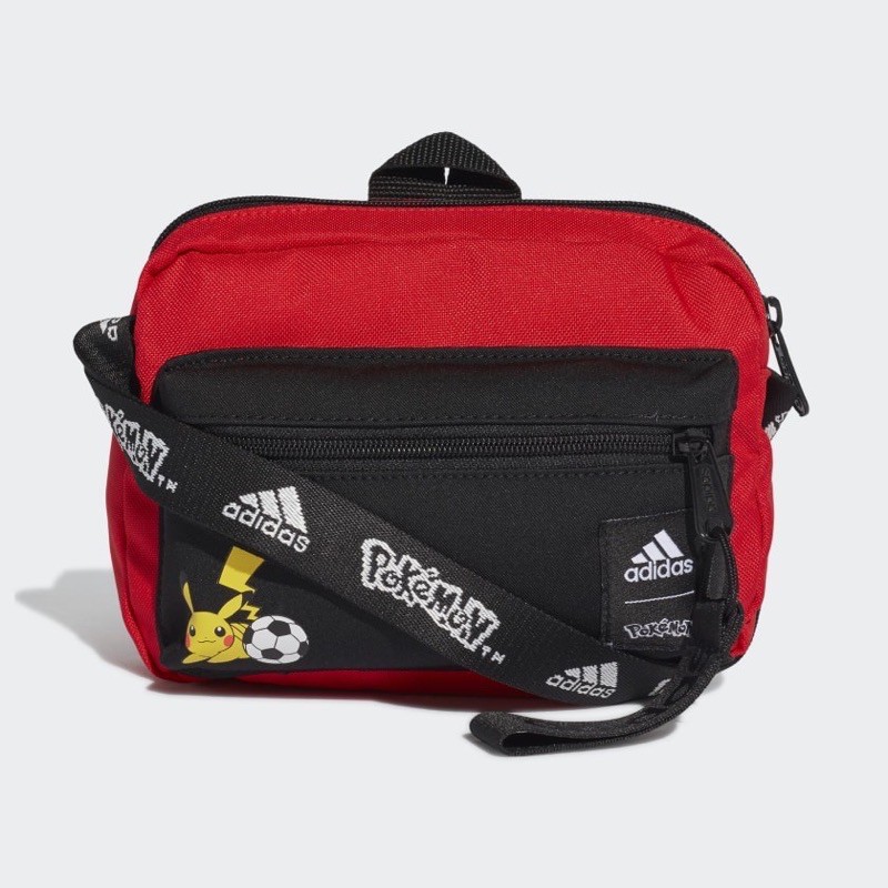 Adidas แท้ 100% กระเป๋า Adidas สะพายข้าง ทรงนอน สีแดง ลาย Pokemon ขนาด ก8xส6.5xลึก3 นิ้ว