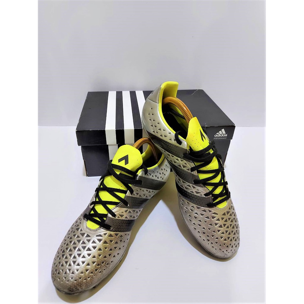 👟✨🌈รองเท้าฟุตบอล Adidas (Size US 11.5)✨📌ของแท้ 100% ✅สินค้ามือสอง สภาพ 90% เก็บรักษาอย่างดี😊💖