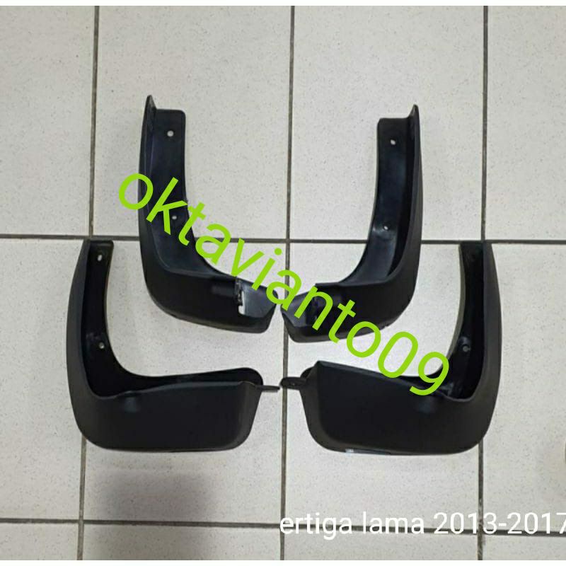 บังโคลน New Ertiga 2016 / พรมโคลนสีดํา