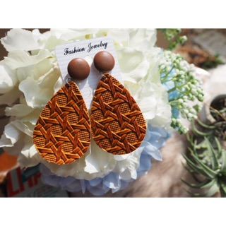 ต่างหูหนังตัด | leather earrings