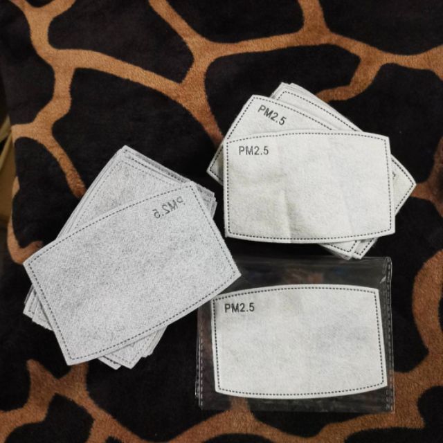 (พร้อมส่ง) แผ่นกรอง ชุด 10 แผ่น แผ่นกรองคาร์บอน PM 2.5 n95 กรองฝุ่นกรองเชื้อโรค ใส่กับ…