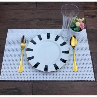 TwinFishที่รองจานสีขาว PVC Placemat ทนความร้อน เข้าเครื่องล้างจานได้ ขนาด 30x45cm.รหัส PPM-121