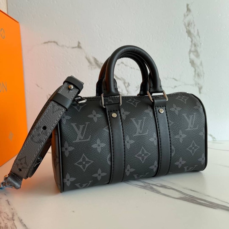 Louis Vuitton LV Keepall 50 Limited edition Grey Leather ref.342514 - Joli  Closet