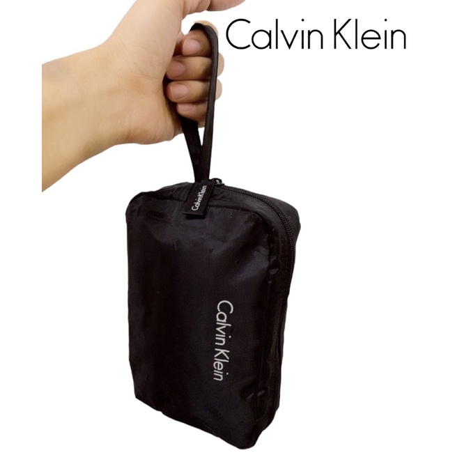 Calvin Klein toiletry bag ใส่เครื่องสำอาง อุปกรณ์อาบน้ำ
