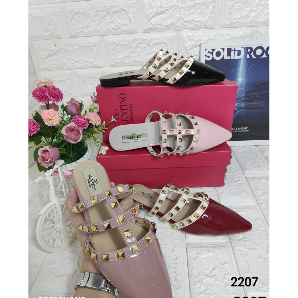 รองเท้า เลอะเทอะ แบน 2207