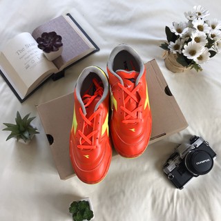 รองเท้า DIADORA FOOTBALL FUTSAL Unisex ของแท้ 100%