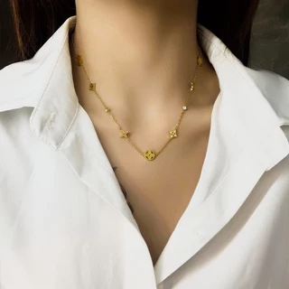 แฟชั่นหรูหรา Lucky Four-Leaf Clover ไทเทเนียมเหล็ก Clavicle Chain ทุกวัน All-Match สร้อยคอสแตนเลส Non-