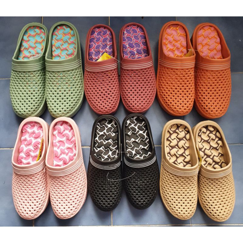 ส่งไวมาก รองเท้าแตะพื้นสูง3.5ซม.พร้อมส่ง