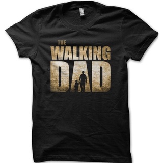 ขายดี เสื้อยืด พิมพ์ลาย The Walking Dad Father Son Daughter Fathers Day OZ9152 FAbkmd91MMopee39 สไตล์คลาสสิก สําหรับผู้ช