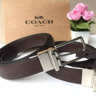 เข็มขัด เส้นเล็ก Coach สีน้ำตาลลายซีนูน หัวเข็มสีเงิน
กว้าง 1.2" ยาว 47"
พร้อมถุงผ้า