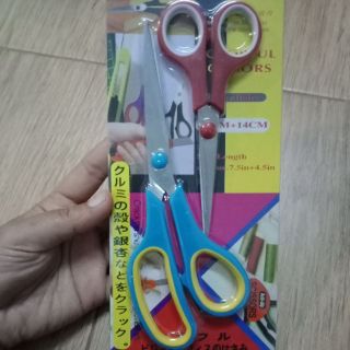 กรรไกร1แพ็ค2ด้าม คละสี เหมาะสำหรับตัดกระดาษ งานทั่วไป pair of scissors