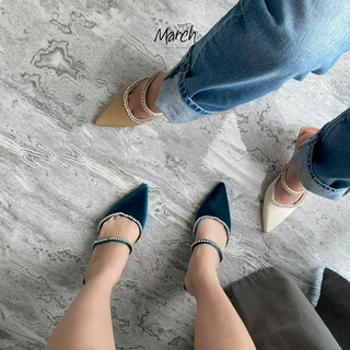 MarchShoes Dory Kitten Heels รองเท้าส้นสูงหัวแหลม ผ้ากำมะหยี่ ปักเพชรประดับเป็นสายคาด มีสองสี สีเขียวเข้มและสีเบจ