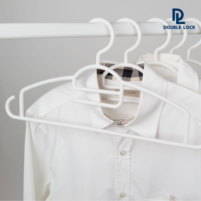 Double Lock ไม้แขวนเสื้อรุ่น พลาสติกแข็ง รุ่น 1171 จำนวน 3 แพ็ค (18 ชิ้น) - รูปที่ 4