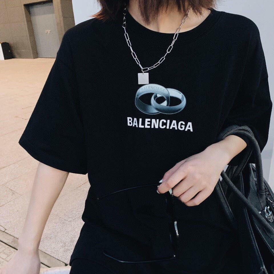 Balenciaga แฟชั่นเสื้อยืดแขนสั้นผ้าฝ้ายพิมพ์ลายสําหรับผู้ชายและผู้หญิง